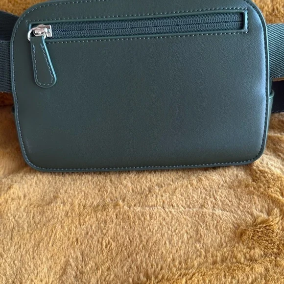 lululemon athletica Green Belt Bag Sleek Minimalist Design - Picture 2 of 7